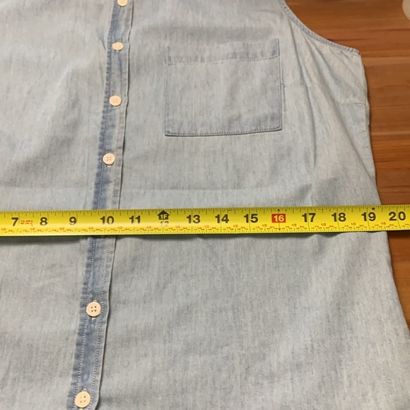 Per Se 100% Cotton Button Up Sleeveless Shirt, Lightweight, Light wash, Pocket - Picture 11 of 12